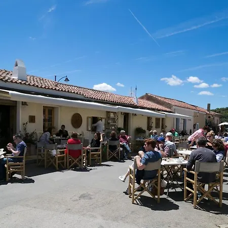 Bianco, Centrale, Parcheggio, Ottimo Per 4 Persone Apartment