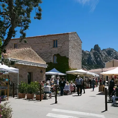 Bianco, Centrale, Parcheggio, Ottimo Per 4 Persone * San Pantaleo